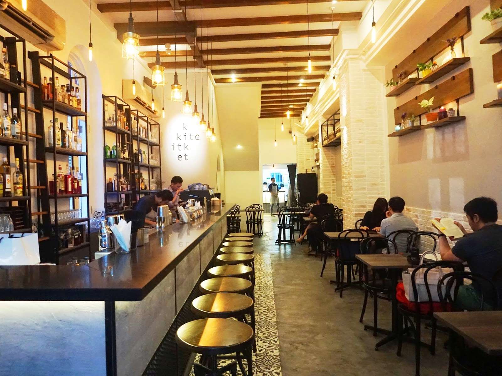 PinkyPiggu Kite Craig Road, Tanjong Pagar A RestroBar That Serves