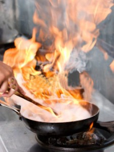 BZGZ Bomberos Zaragoza: Incendia la cocina por dejar la cacerola en el