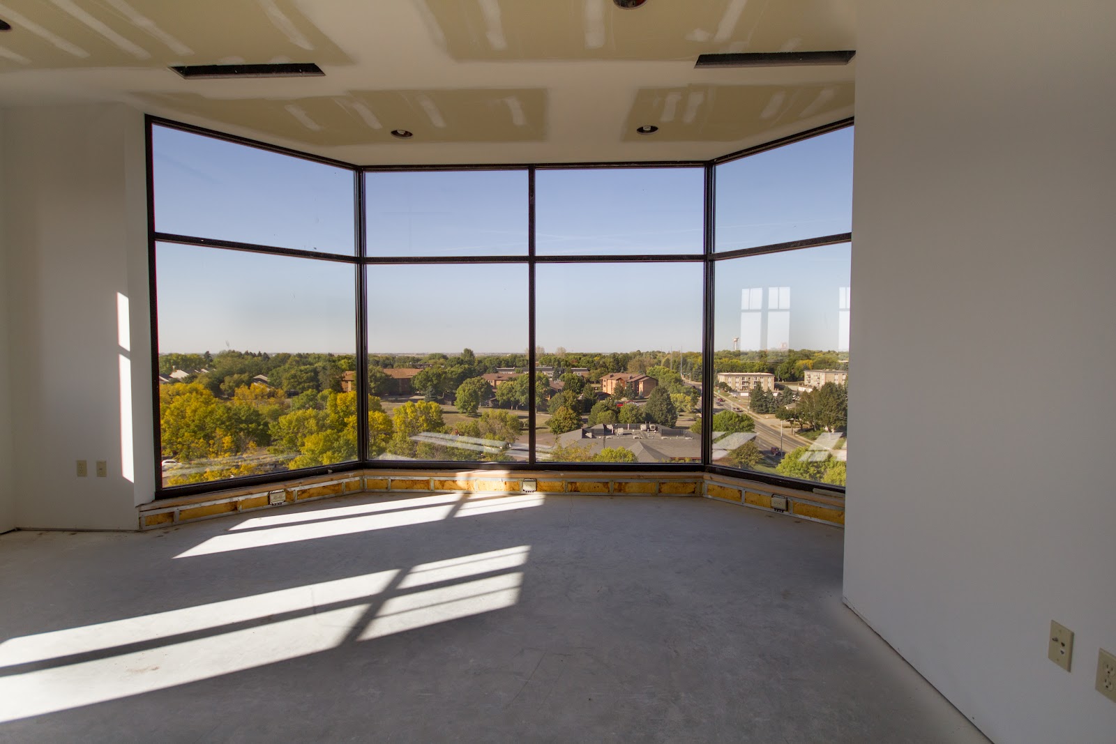 M & E Imaging Vista Towers Photo's