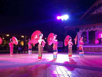 康托克帝王餐的泰國傳統民俗舞蹈