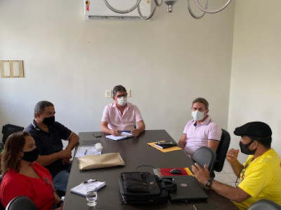 EM REUNIÃO COM SINDICATO, PREFEITO DE MACAU ANUNCIA ENXUGAMENTO DA FOLHA E REORDENAMENTO DE PESSOAL; SALÁRIOS SERÃO PAGOS DENTRO DO MÊS