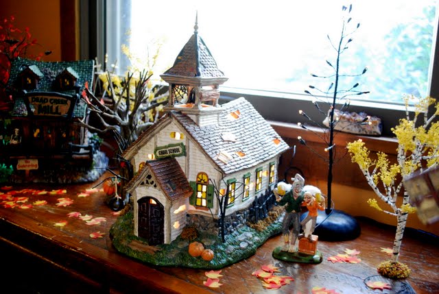 Bittersweet Bric-a-Brac: Spooktacular Halloween Village