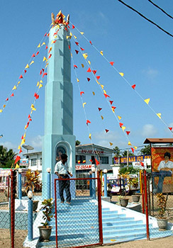 இடிக்கபடுவதற்கு முன்னர் இருந்த திலீபனின் நினைவுத் தூபி