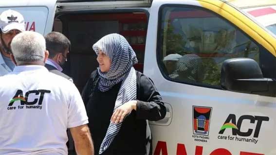 ambulans bantuan warga padang di palestina