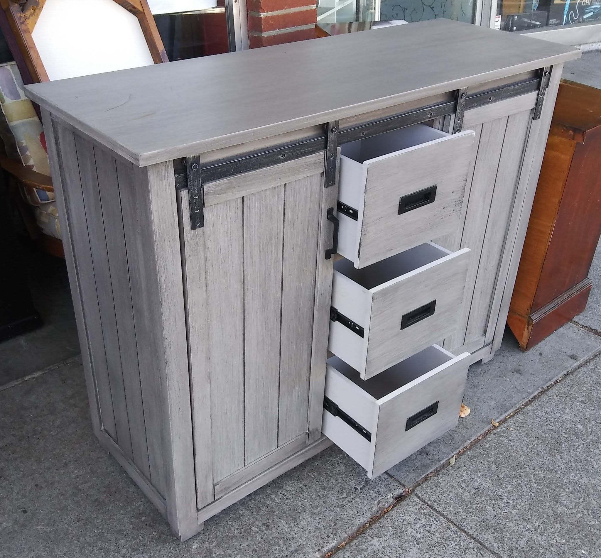 UHURU FURNITURE & COLLECTIBLES SOLD 107206 Grey Washed with