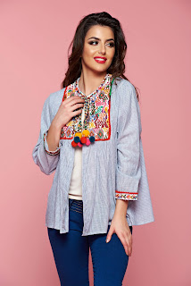 Bluza de tip ie, cu broderii colorate si ciucuri1