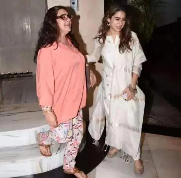 sara ali khan with amrita singh