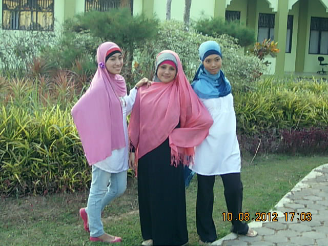 Pondok Pesantren Modern Daar el Qolam Nuniek Milianti Almela