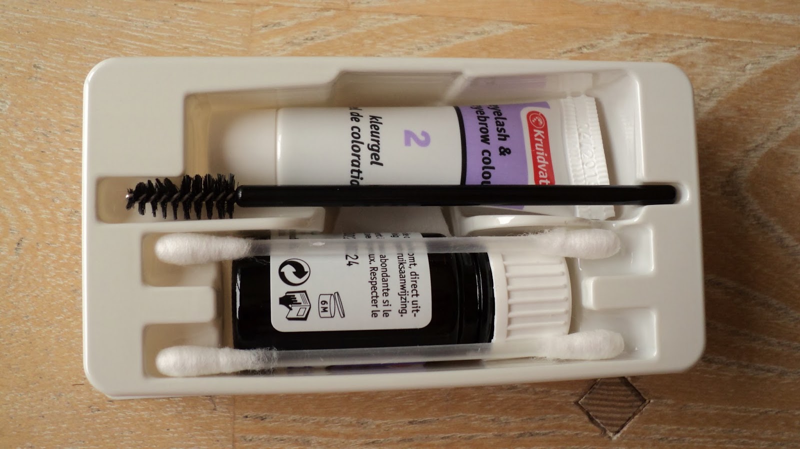 The Make Up Hotspot Kruidvat eyelash&eyebrow colour Review