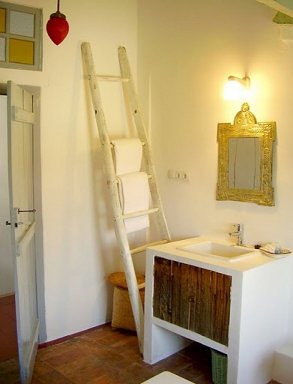 MI RINCÓN DE SUEÑOS: DIFERENTES USOS DE UNA ESCALERA