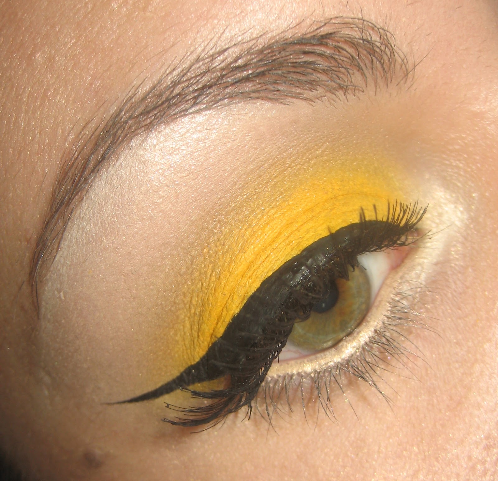 ClaireMakeupStudio Make Up Tutorial How To Yellow Eye Shadow And Red IMG 2670