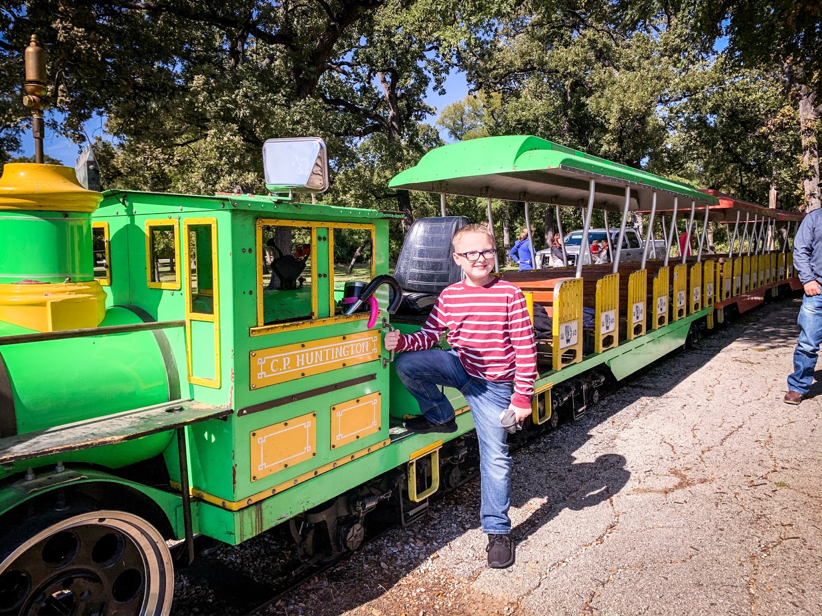 {FOREST PARK MINIATURE RAILROAD // FAMILY DAY} HALL AROUND TEXAS