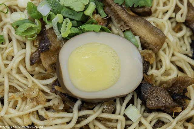 花山家宣飲麵鋪最新分店開幕囉!大啖文青乾拌麵、暖暖雙雙麵,還有麻辣手工水餃好夠味!