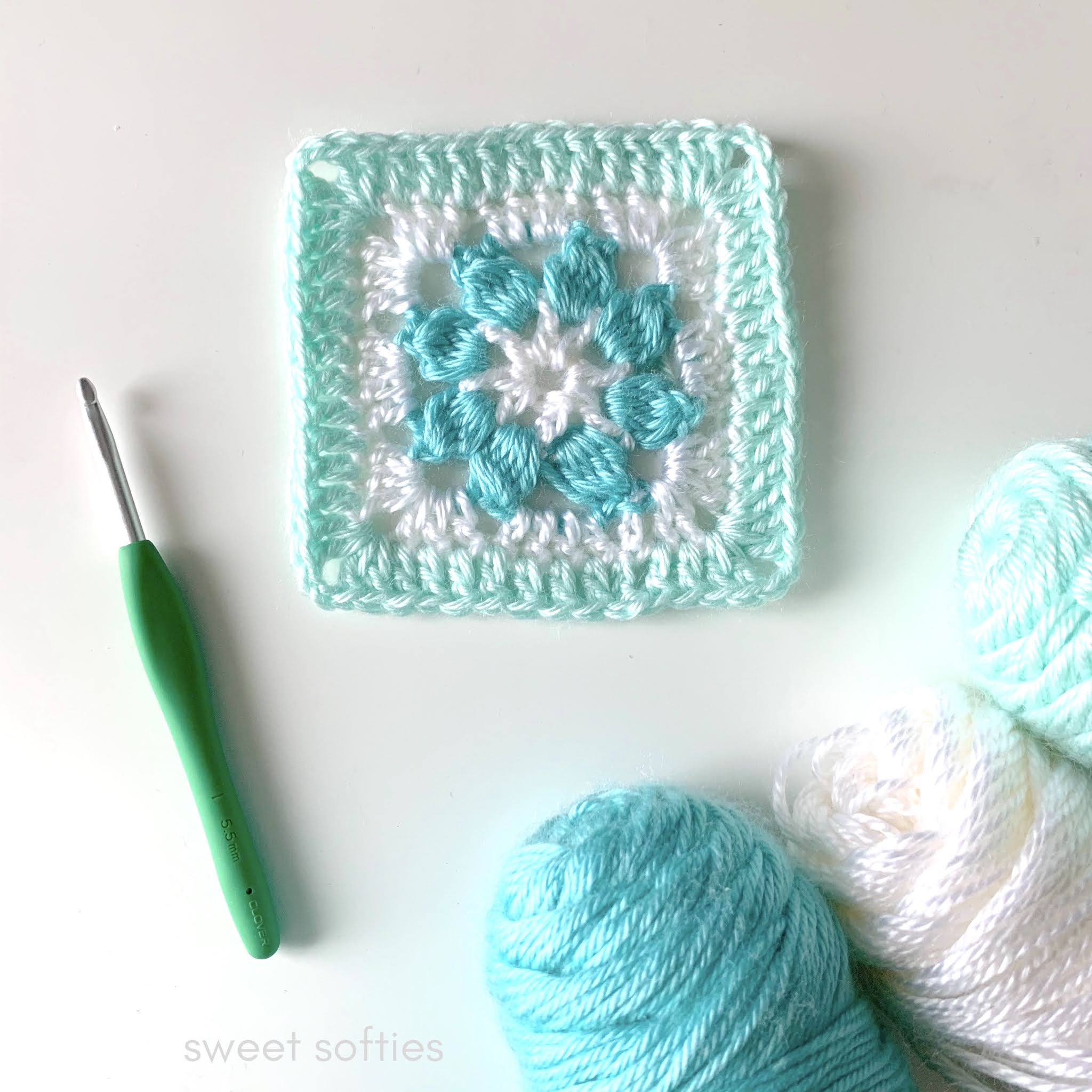 Two Free Patterns to Crochet a Granny Square (+One Pdf)