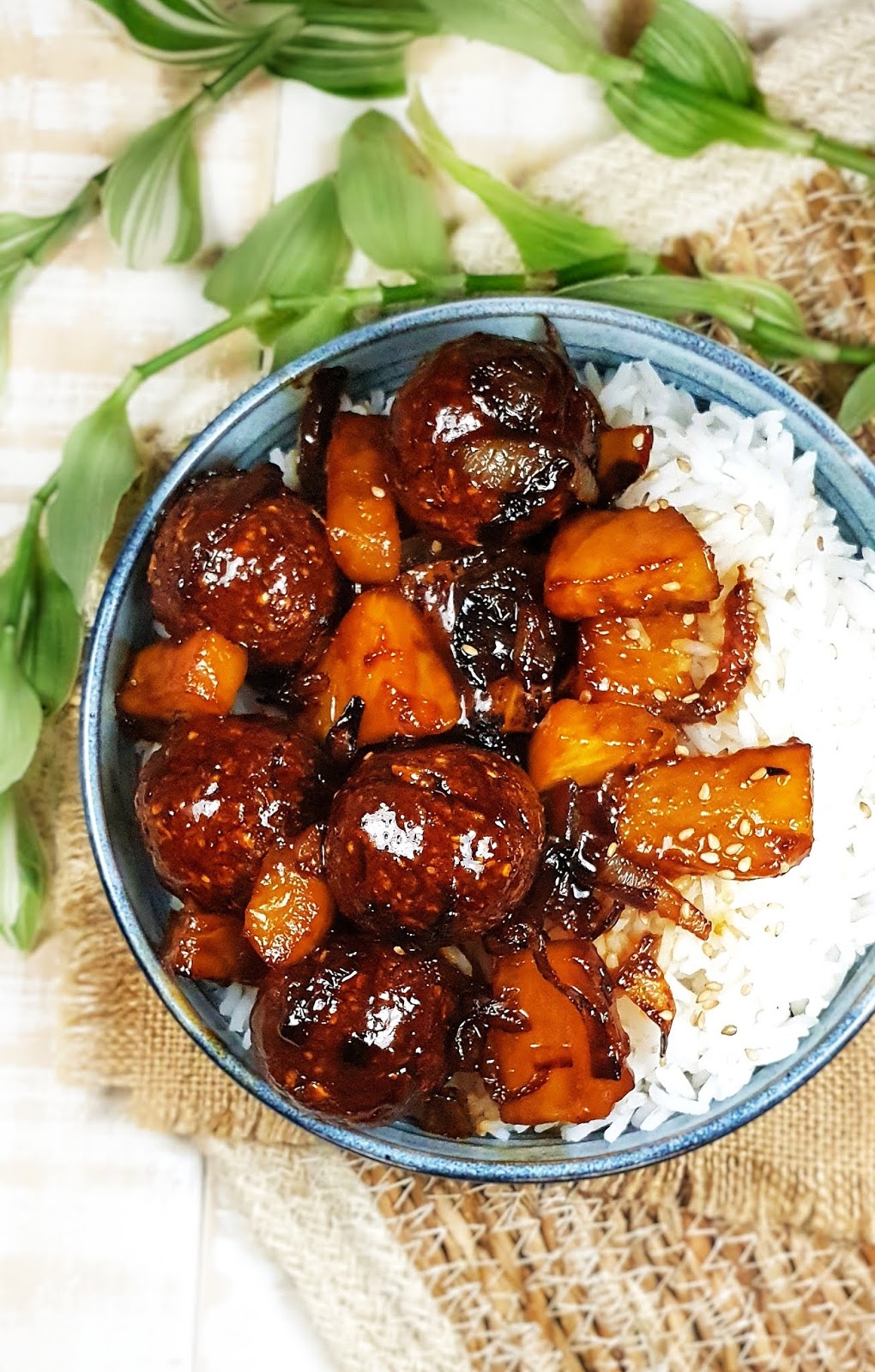 BOULETTES VEGAN SAUCE ANANAS CARAMELISE