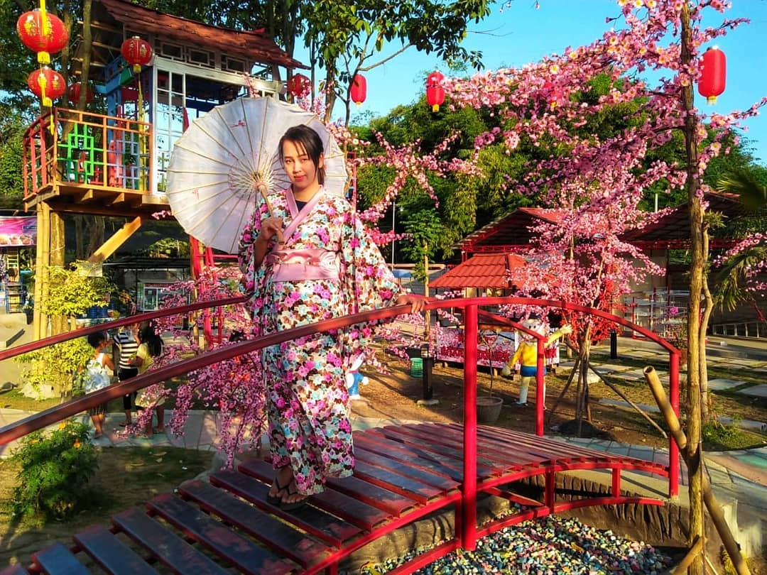 Harga Tiket Masuk Dan Lokasi Istana Sakura Blitar Jawa ...