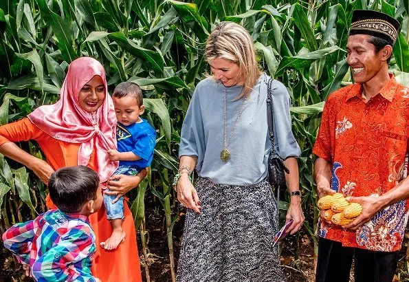 Queen Maxima made a working visit to Lampung state in Sumatra island, which is characterized by agriculture and met with farmers
