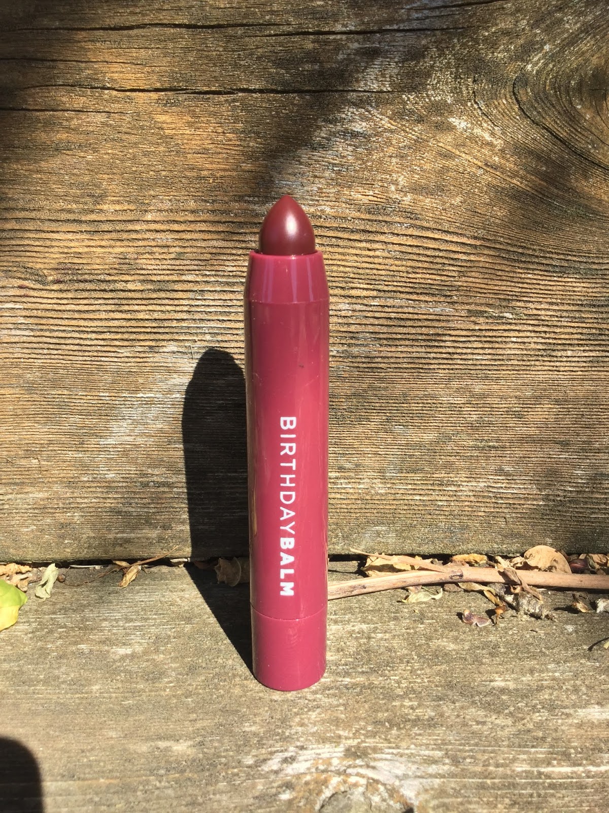 sparkle-and-shine-birthday-balm-lip-crayon-review