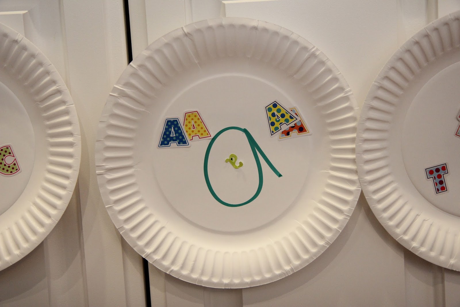 Paper plate name game NurtureStore