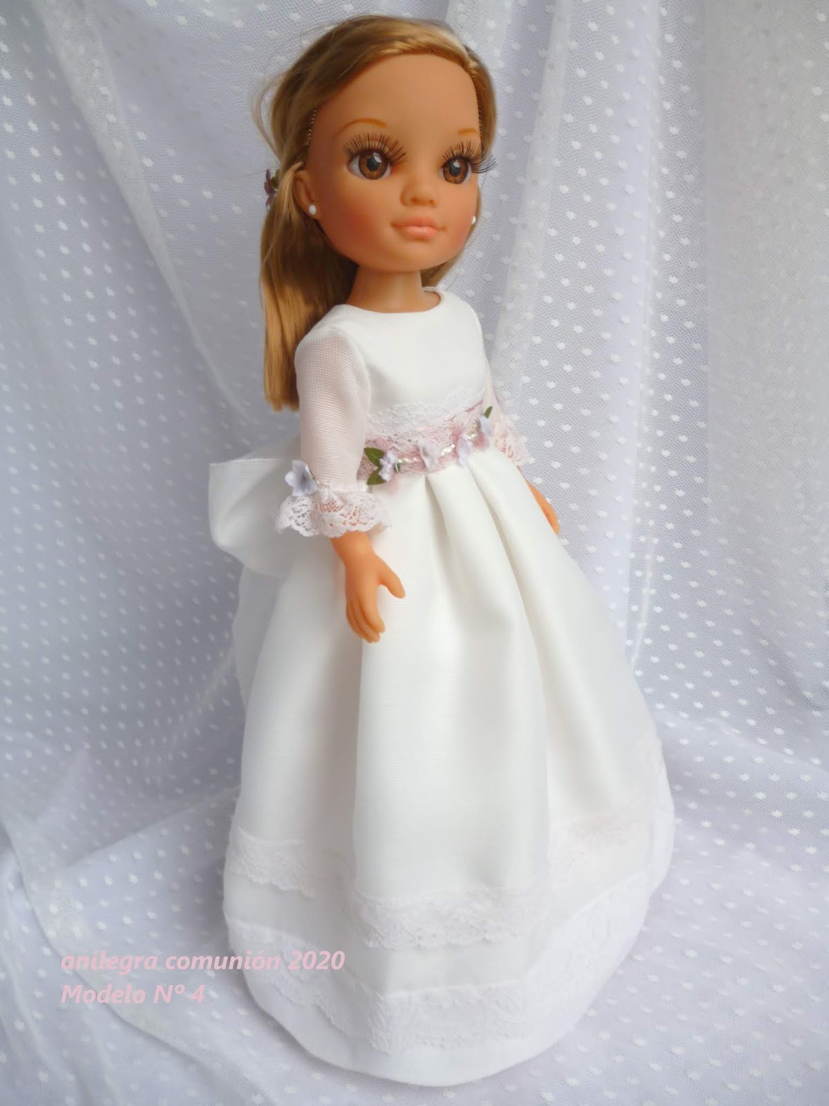anilegra moda para muñecas