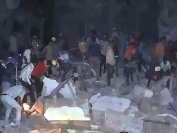 National, Madhya pradesh, Building Collapse, Indor, Critical Stage, Police, Fire Force, Escaped, Chief Minister, Building Collapsed; 10 People Lost Lives