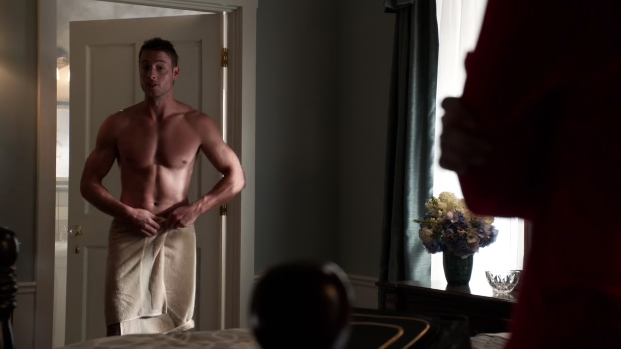 Justin Hartley shirtless in Revenge 3-01 "Fear" .