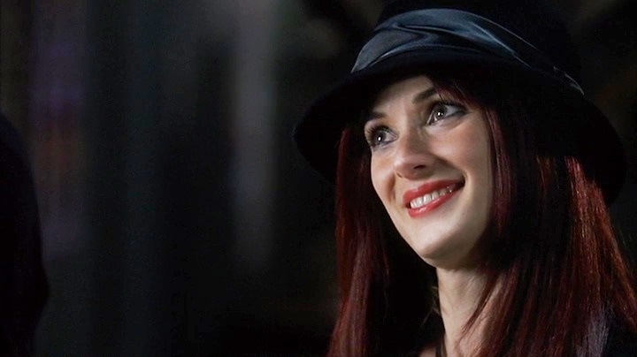 Films Et Séries Tv Avec Winona Ryder Movie and TV Cast Screencaps: Winona Ryder as Gillian De Raisx in Sex
