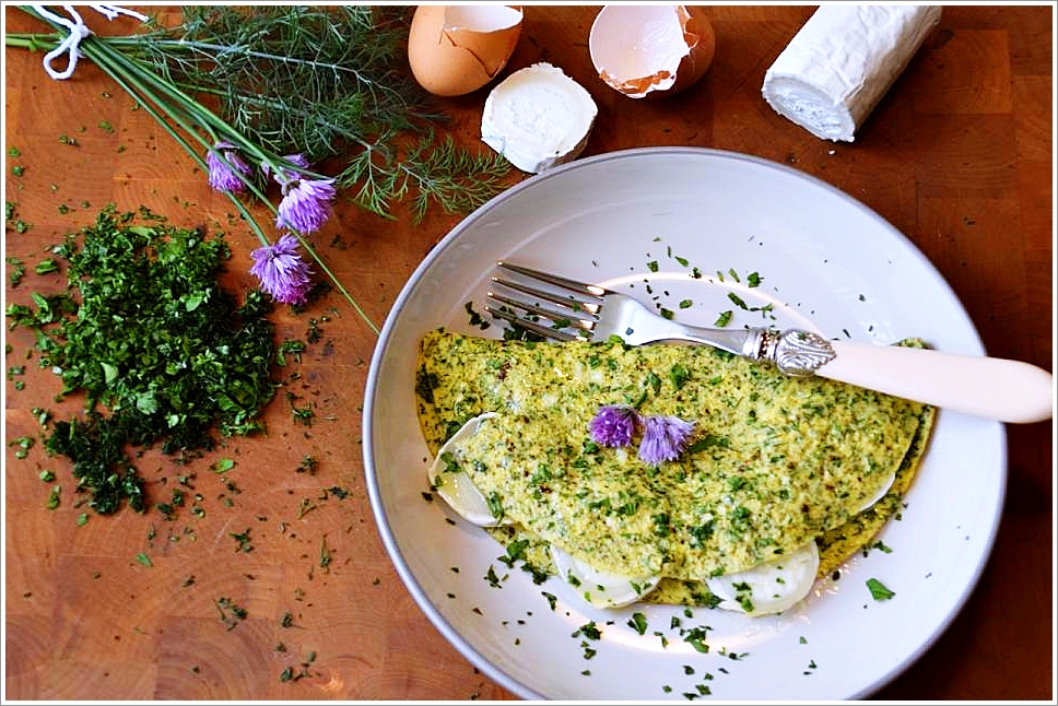 Kräuteromelette mit Ziegenkäse