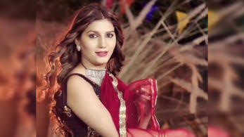 Sapna Choudhary का धांसू डांस वीडियो, खूब हो रहा हैै वायरल, झूम उठे दर्शक Sapna Choudhary का धांसू डांस वीडियो, खूब हो रहा हैै वायरल, झूम उठे दर्शक