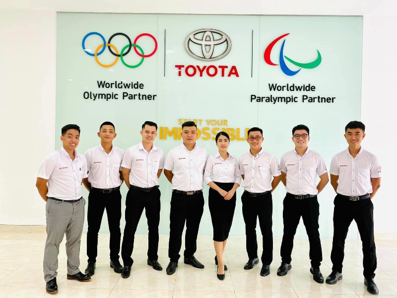 Mẫu đồng phục công sở tại Toyota