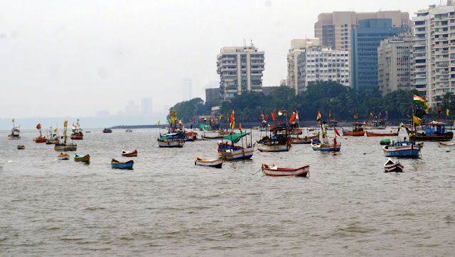 मछुआरों को किया गया अलर्ट मछुआरों को किया गया अलर्ट
