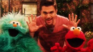 Juanes and Elmo, Rosita sing Muevete. Celebrity. Sesame Street Episode 4415 Rosita's Abuela season 44