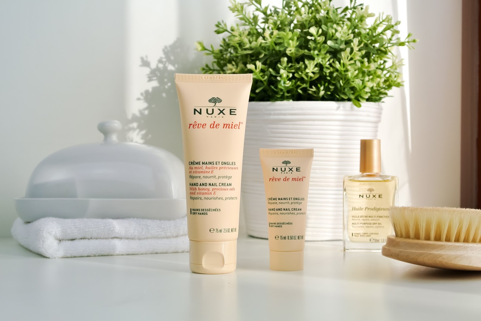 pece-o-telo-nuxe-kosmetika-reve-de-miel