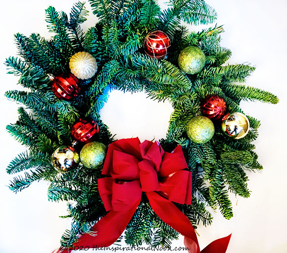 Dollar store bauble ornament Christmas wreath