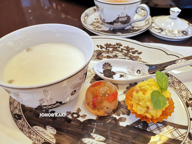 Delightful Contemporary Cantonese @ Summer Pavilion Restaurant in Ritz-Carlton Millenia Singapore Summer Pavilion Restaurant in Ritz-Carlton Millenia Singapore