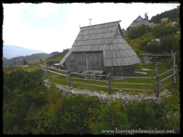 Batje tipica casa de Velika Planina