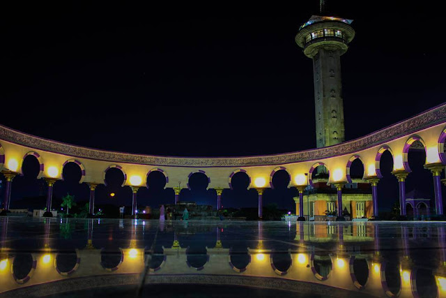 masjid agung jawa tengah saat malam hari