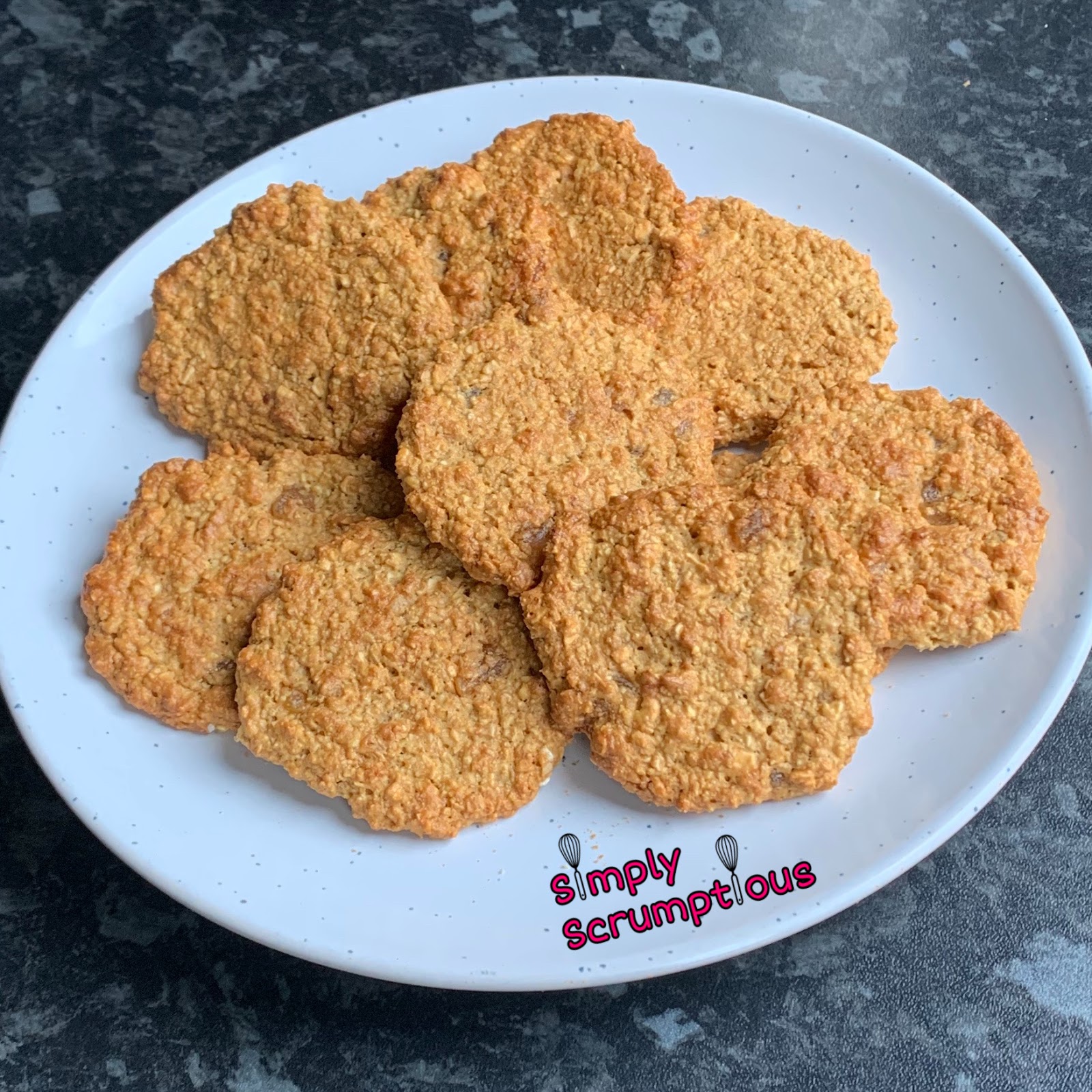 Healthy Low Calorie Chewy Ginger and Oat Biscuits just 5 ingredients!