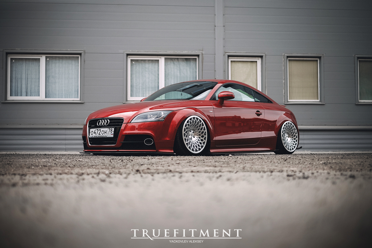 Фон Audi TT стенс