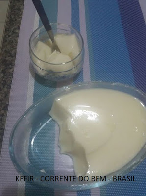 GELATINA DE YAKULT DO SORO DE KEFIR DE LEITE GELATINA DE YAKULT DO SORO DE KEFIR DE LEITE