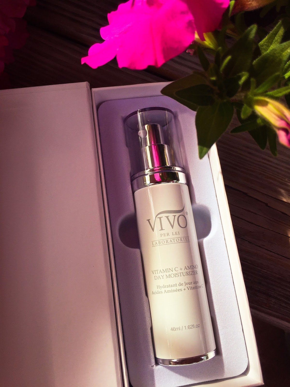 Maria's Space GIVEAWAY Apply Gold To Your Face With Vivo Per Lei