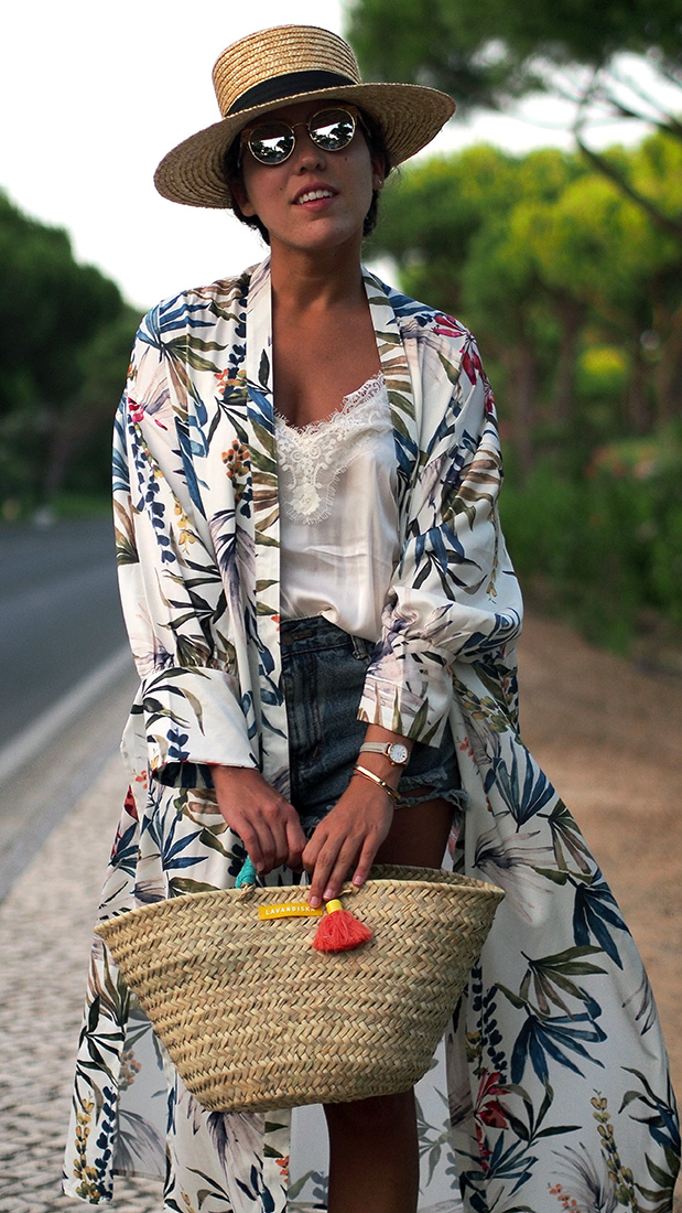 Beach style, streetstyle - Floral Kimono, denim shorts, silk top HM, straw hat, dior sunglasses, straw bag