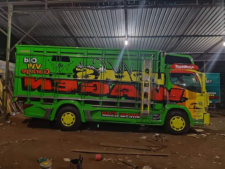 Truck Canter Mbois Cakep Modifikasi di Karoseri Bak Truk Irsyad Putra