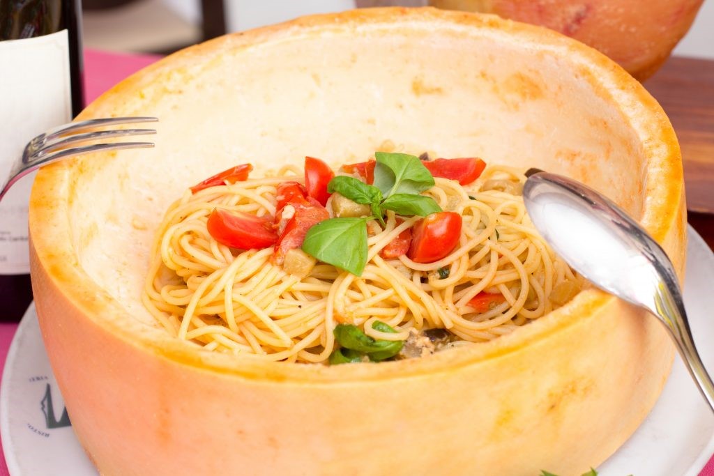 How to make the most authentic Italian cheese wheel pasta?