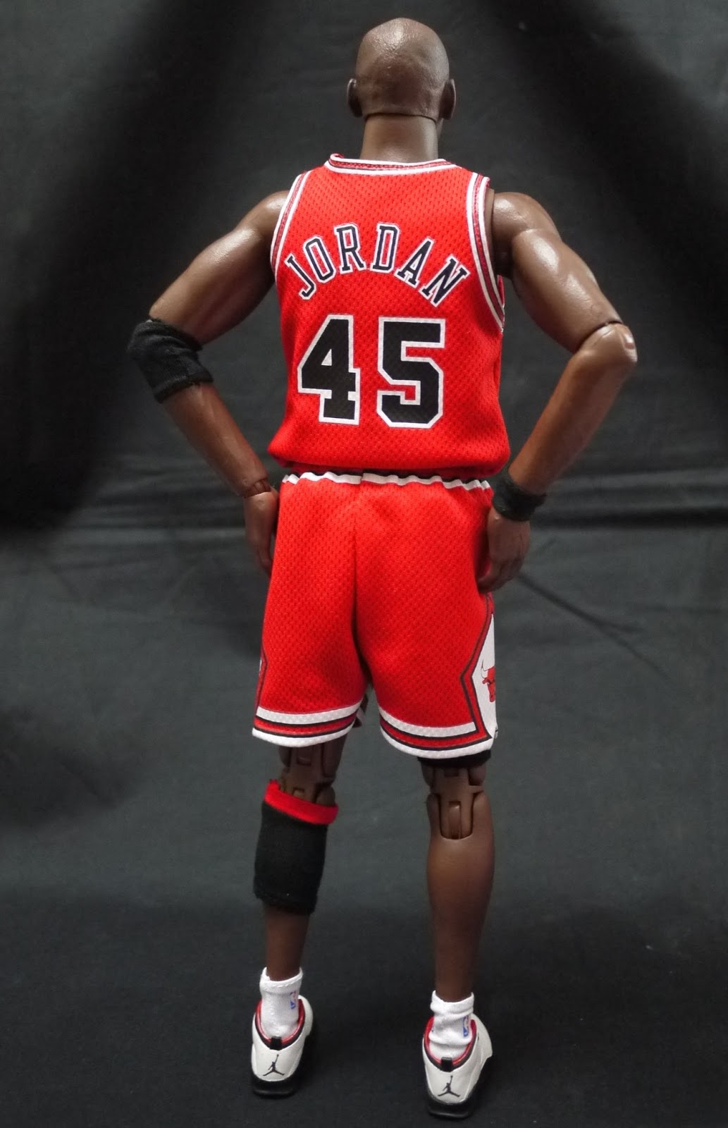 GG FIGURE NEWS: Enterbay 1/6 Action Figure God of NBA Michael Jordan