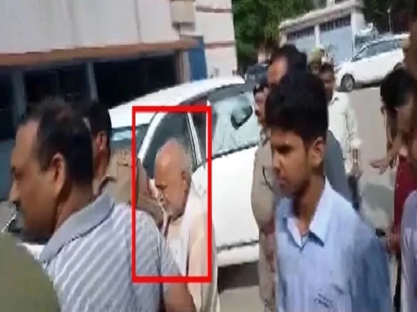  Ex-BJP leader Swami Chinmayanand arrested by SIT in connection with Shahjahanpur immoral assault case, Arrested, Crime, Criminal Case, Molestation, Trending, Police, National.