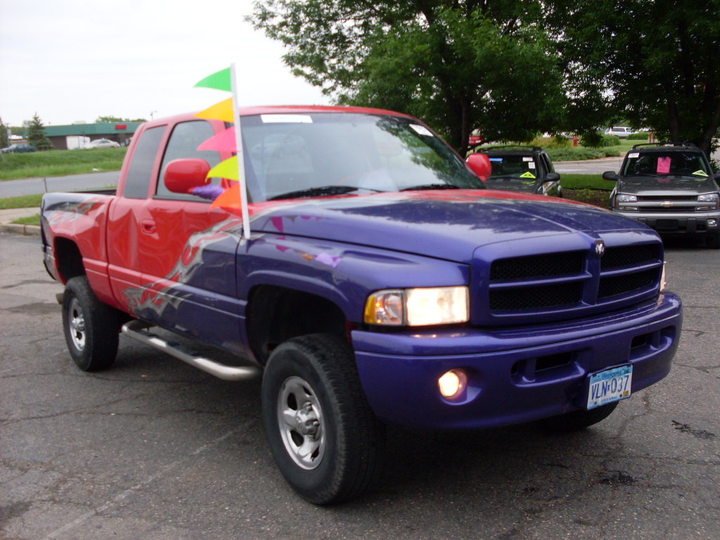 Ride Auto: 2001 Dodge Ram SPORT
