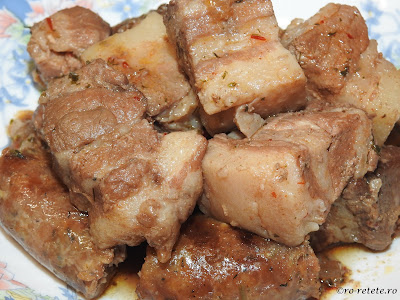 Reteta pomana porcului cu carne si carnati de porc pentru Craciun retete culinare fripturi de casa si mancaruri cu carne,