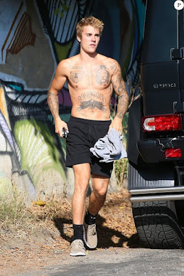 Justin Bieber half naked: He proudly displays his muscular 