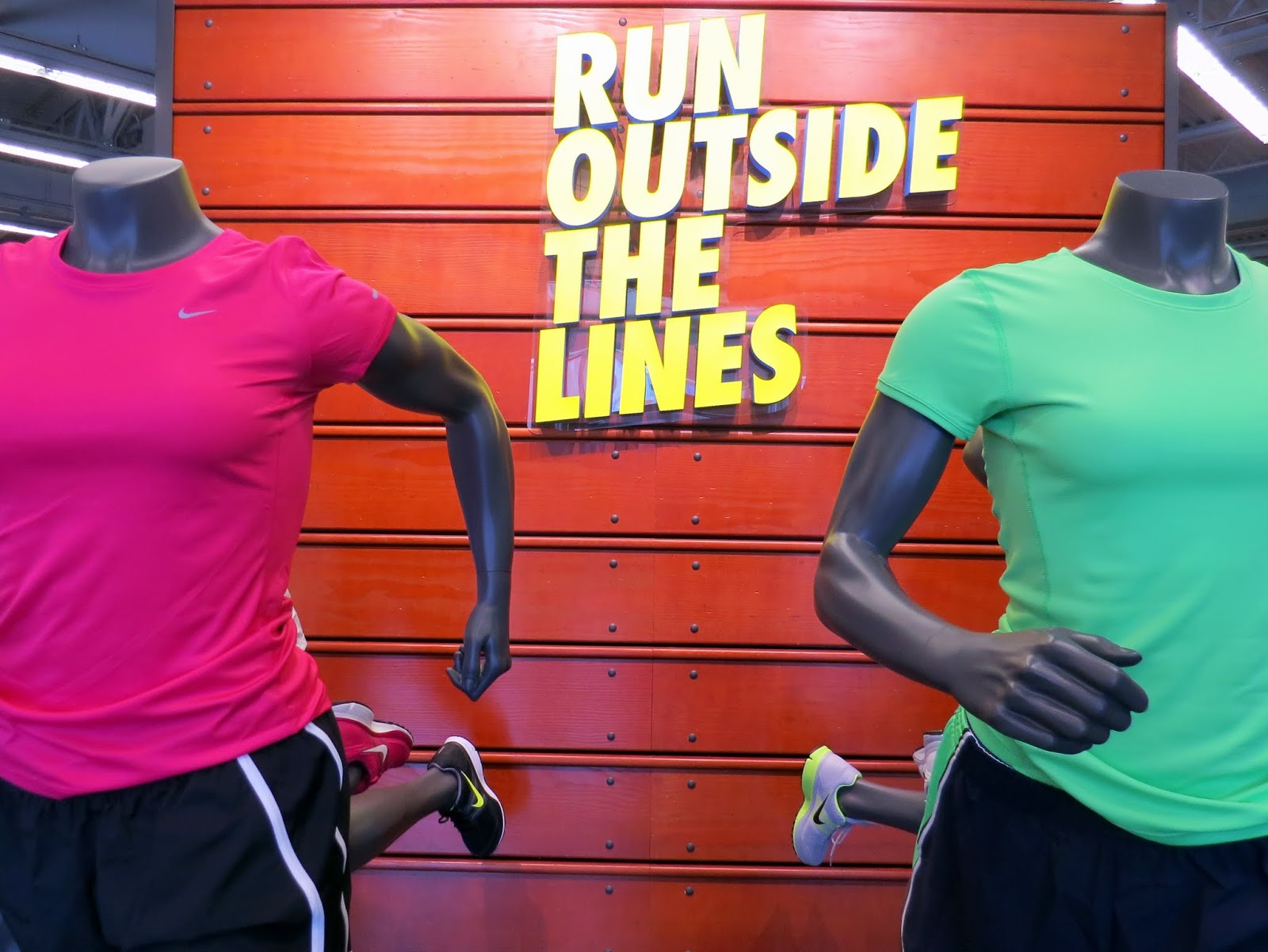 Toronto Trends: Photo Review: Toronto Premium Outlets in Halton Hills